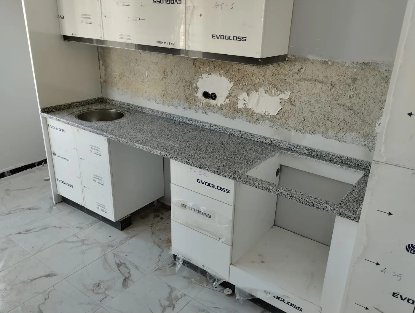 Çimstone, Belenco ve Calisco kuvars tezgah karşılaştırması