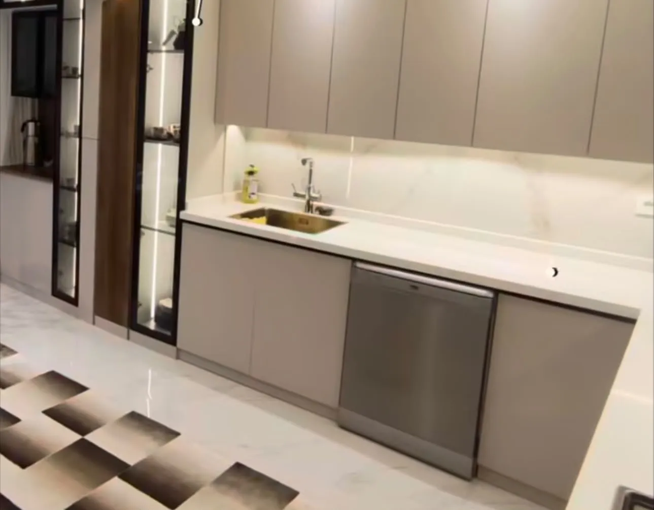 Kuvars (quartz) tezgah uygulaması — Emek Granit Mermer Antalya