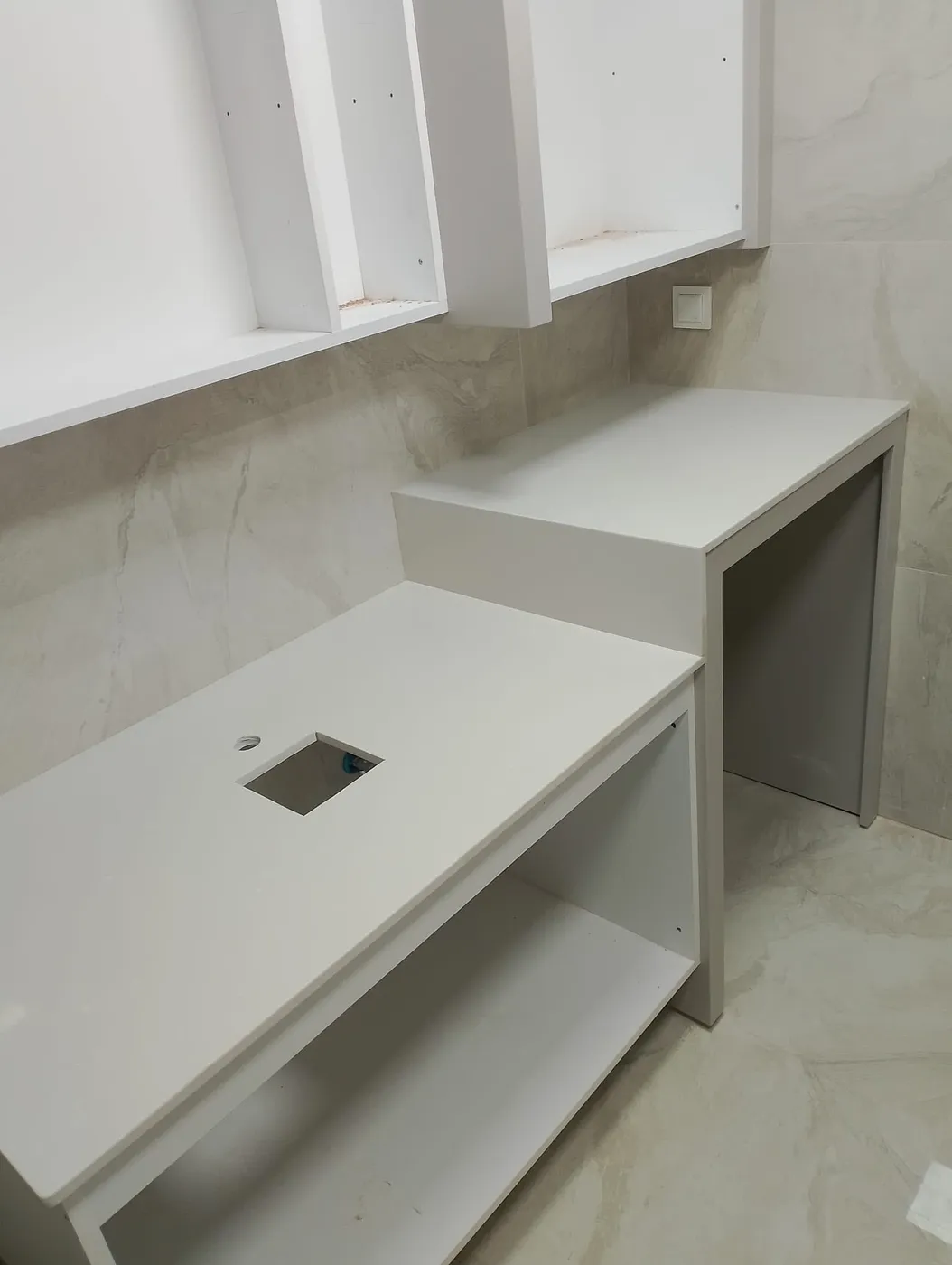 Mermer banyo tezgahı ve denizlik uygulaması — Antalya